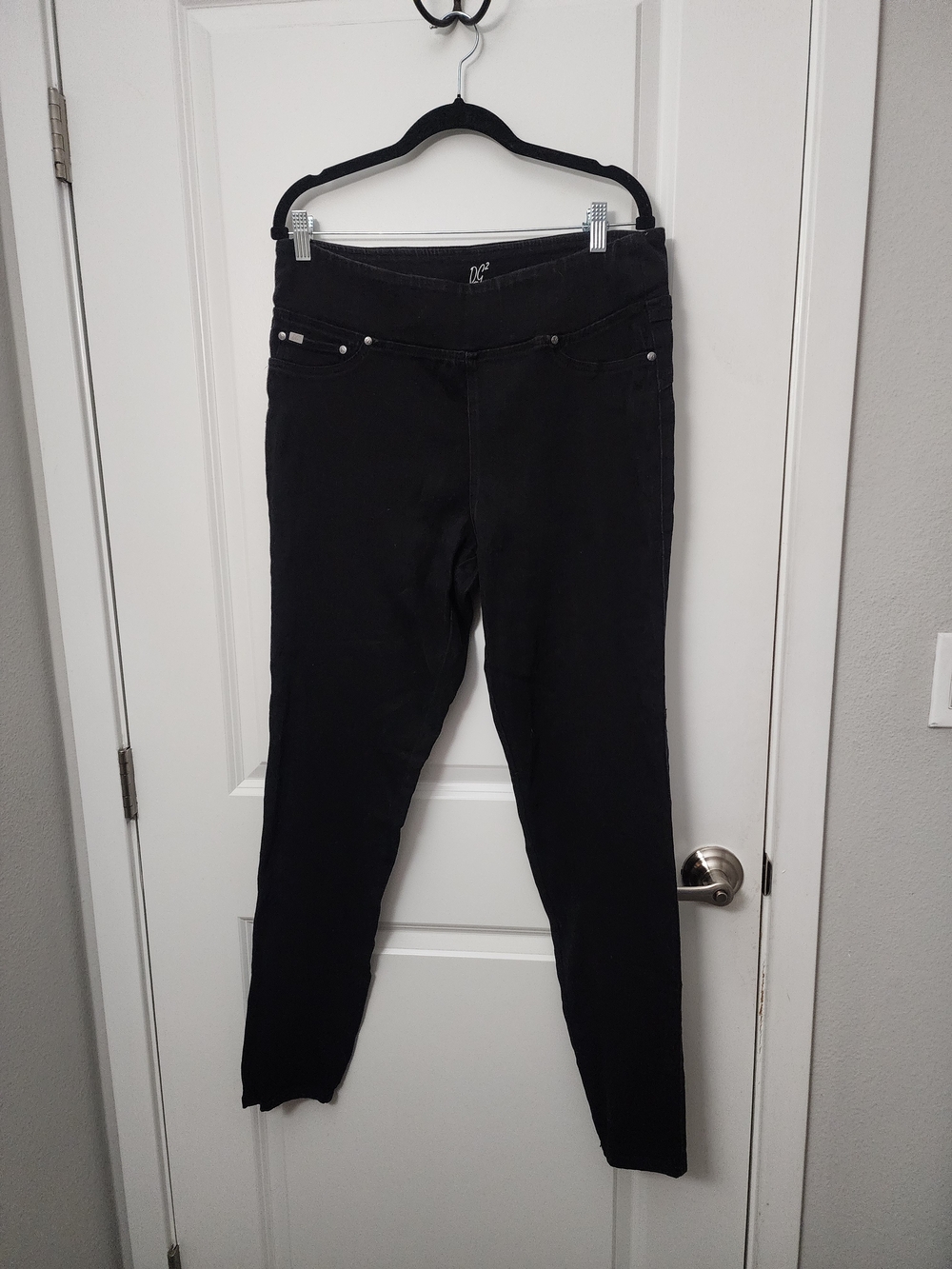 DG2 by Diane Gilman Black Slim Stretch Jeans